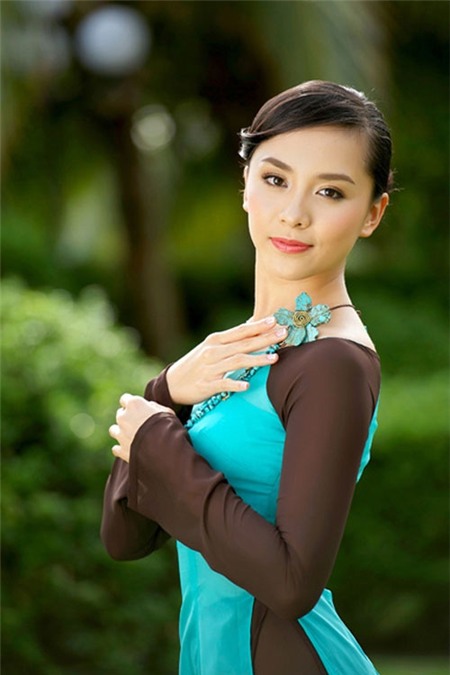 Top Hoa hậu Việt hiếm hoi nói ngoại ngữ như 'gió'