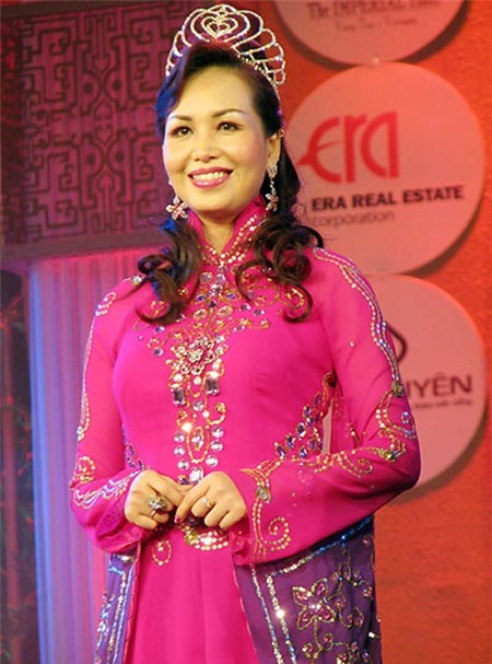 Top Hoa hậu Việt hiếm hoi nói ngoại ngữ như 'gió'