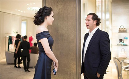 Top Hoa hậu Việt hiếm hoi nói ngoại ngữ như 'gió'