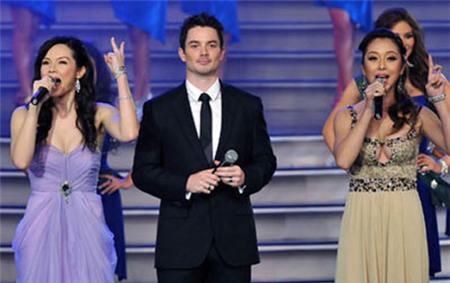 Top Hoa hậu Việt hiếm hoi nói ngoại ngữ như 'gió'