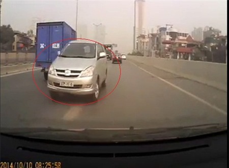 ôtô, ngược đường, một chiều, Khuất Duy Tiến