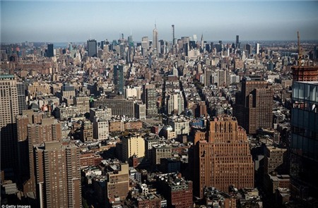 Trung tâm New York nhìn từ tầng 63 của WTC. Thống đốc bang New York, Andrew Cuomo, phát biểu: