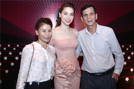 Cường Đô La quay clip chúc mừng Hồ Ngọc Hà nhân Live Concert 9