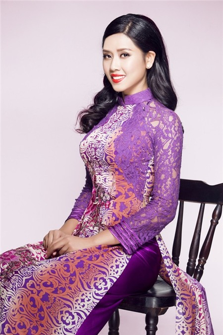 Nguyễn Thị Loan gây xúc động với màn vẽ tranh cát tại Miss World 12