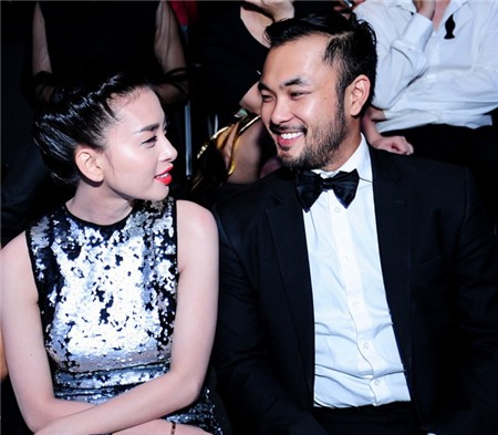 Ngô Thanh Vân và bạn trai Việt kiều tình tứ chốn đông người