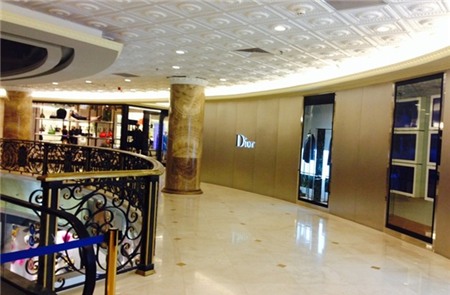 'Canh bạc' của bố chồng Hà Tăng sẽ ưu ái khách bình dân?