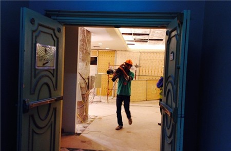 'Canh bạc' của bố chồng Hà Tăng sẽ ưu ái khách bình dân?