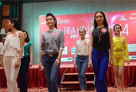 Hoa hau Nguyen Cao Ky Duyen va A hau Huyen My