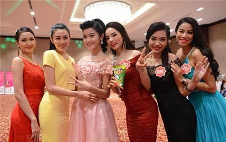 Hoa hau Nguyen Cao Ky Duyen va A hau Huyen My