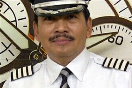 Phi công Irianto - người điều khiển máy bay QZ8501