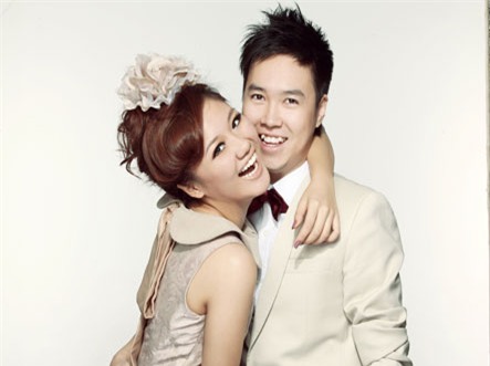 Những cặp đôi 'đường ai nấy đi' gây 'bão tình' năm 2014