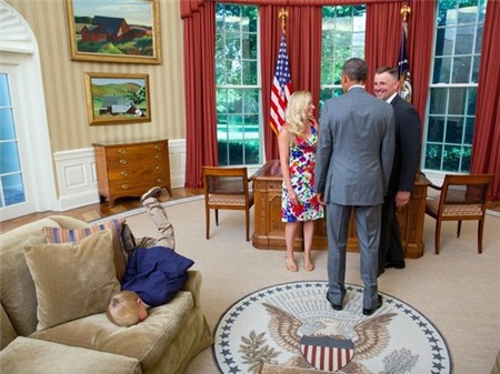 Obama Face-Plant Kid