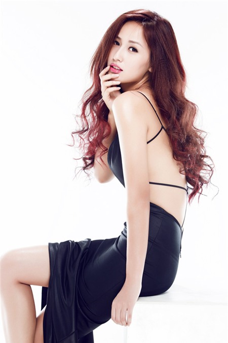 mai-phuong-thuy-khoe-3-vong-hoan-hao-tai-xuat-showbiz