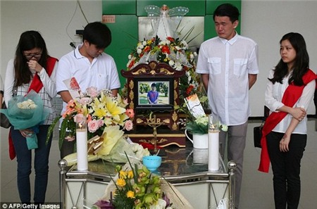 Những hình ảnh đau lòng trong nhiều ngày tìm kiếm QZ8501 vừa qua 24