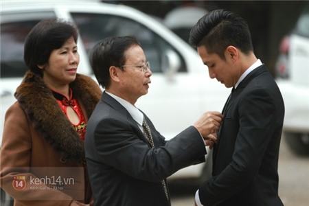 HOT: Tâm Tít và chồng đang làm lễ Hằng Thuận tại chùa 6