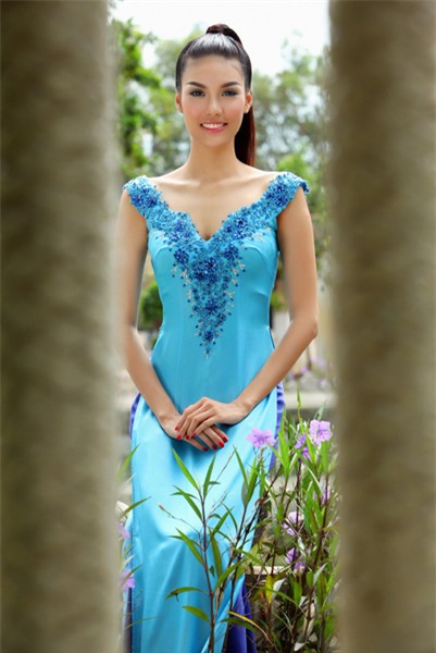 Lan Khuê - đại diện Miss World 