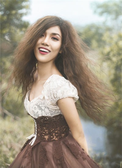 Lan Khuê - đại diện Miss World 