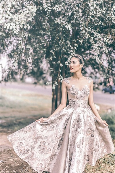 Lan Khuê - đại diện Miss World 