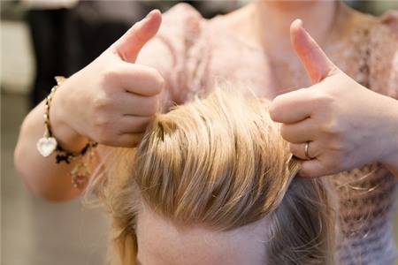 3 kiểu tóc búi "sang chảnh" mà dễ làm cho phong cách đầu năm mới 14