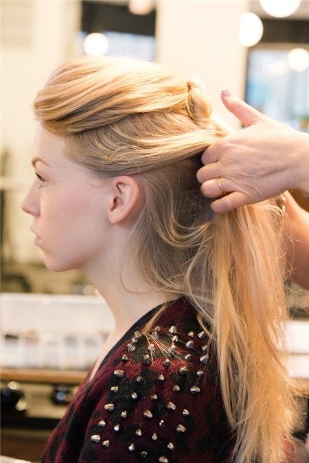 3 kiểu tóc búi "sang chảnh" mà dễ làm cho phong cách đầu năm mới 18