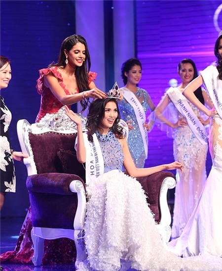 lan-khue-dai-dien-hieu-chien-cua-viet-nam-tai-miss-world