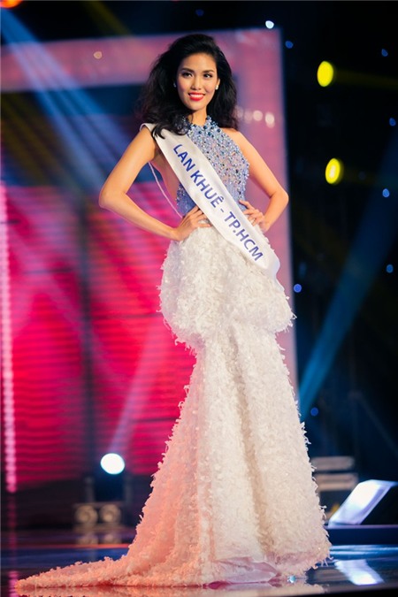 lan-khue-dai-dien-hieu-chien-cua-viet-nam-tai-miss-world