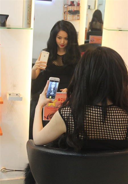 Hot girl Tâm Tít để lộ rõ bụng bầu trước ngày cưới - 2