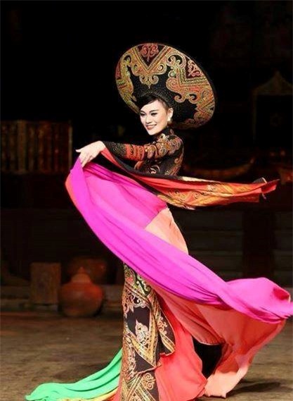 nhung-nguoi-dep-thi-chui-hoa-hau-nhon-luat-tim-kiem-be-phongh