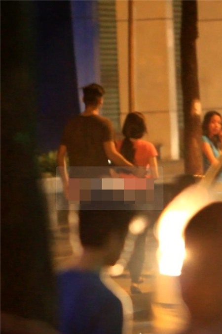 lo-tinh-moi-cua-angela-phuong-trinh-dai-gia-tham-my-co-nhay-dung