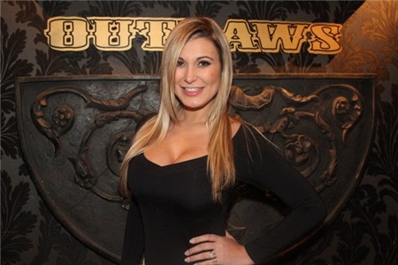 Ngoài công việc người mẫu Andressa Urach&nbsp;còn là một MC có tiếng tại xứ sở Samba.