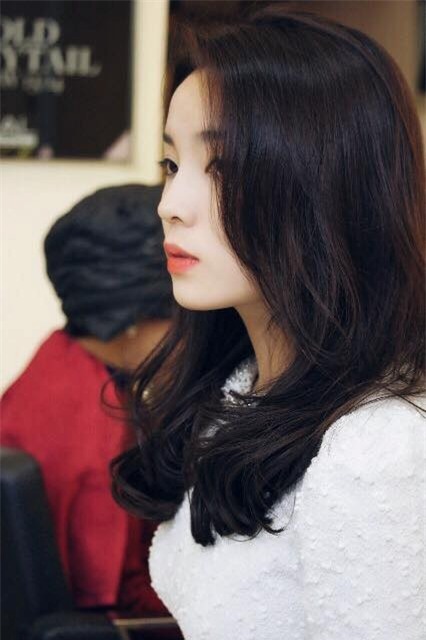 Hoa hậu Kỳ Duyên vất vả đi tìm kiểu tóc phù hợp