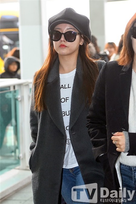 Chương trình họp fan được quảng bá quy mô như một minishow, với ekip Hàn Quốc chịu trách nhiệm dàn dựng sân khấu, âm thanh, ánh sáng.