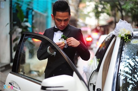 Tâm Tít khoác áo lông lên xe hoa ngày đông giá