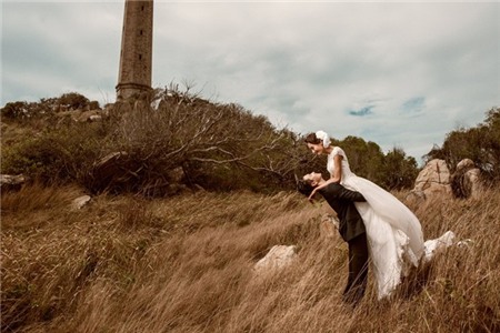 Lê Thúy tung ảnh cưới lãng mạn cùng chồng trước hôn lễ