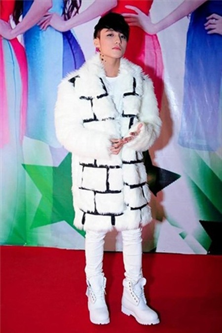 BST áo khoác thu đông kiểu cách của Sơn Tùng M-TP