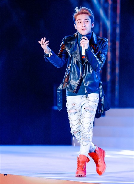 BST áo khoác thu đông kiểu cách của Sơn Tùng M-TP