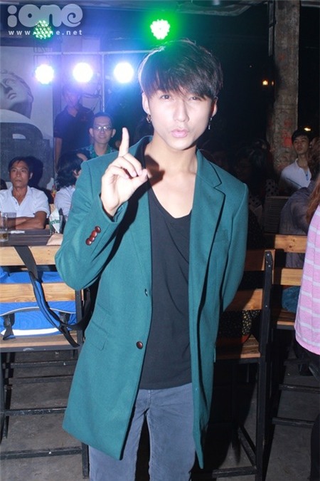 BST áo khoác thu đông kiểu cách của Sơn Tùng M-TP