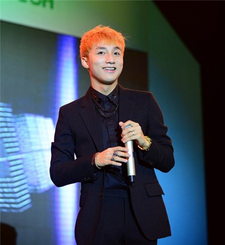 BST áo khoác thu đông kiểu cách của Sơn Tùng M-TP