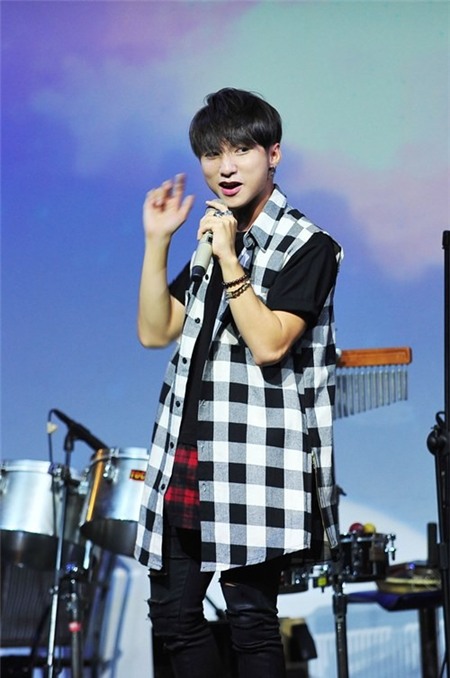 BST áo khoác thu đông kiểu cách của Sơn Tùng M-TP