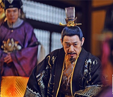 Bằng nét diễn bản lĩnh, nhẹ nhàng khi ở bên cạnh các mỹ nhân nhưng lại uy nghiêm lúc bàn chính sự, nhân vật Lý Thế Dân - vị Hoàng đế thứ 2 của triều đại nhà Đường trong Võ Mỵ Nương truyền kỳ đã đưa nam diễn viên 59 tuổi Trương Phong Nghị tìm lại thời hoàng kim của mình.