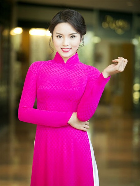 Khen chê quanh váy áo của hoa hậu Kỳ Duyên - 3
