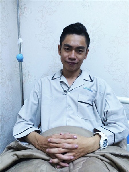 Tấn Phát xin lỗi khán giả về sự cố uống nhầm axít - 3