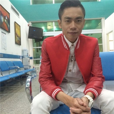 tan-phat-uong-axit-o-vns-got-talent-duoc-gi-tu-su-hy-sinh