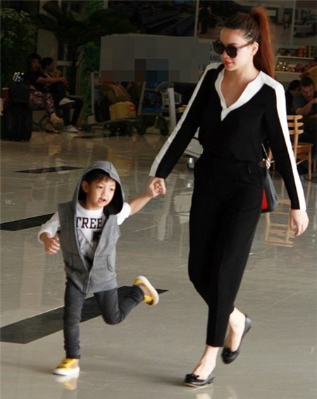 Tuyển tập quần jeans chất lừ của con trai Hồ Ngọc Hà - 11