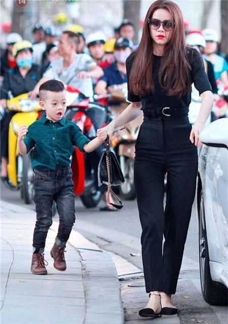 Tuyển tập quần jeans chất lừ của con trai Hồ Ngọc Hà - 4