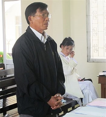 Giáo viên kiện hiệu trưởng vì 17 tháng không được đứng lớp - 2