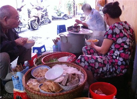 3 quán bún ngon giá chỉ 20 ngàn trong lòng phố cổ 9
