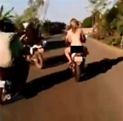 Campuchia, khỏa thân