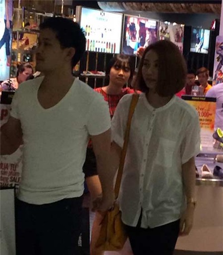 dam-cuoi-phong-cach-thap-nien-50-doc-va-la-cua-ngan-khanhoooo