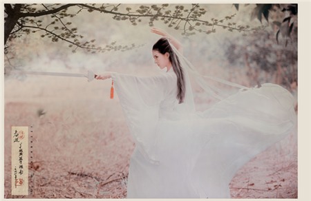 Lilly Luta cho biết, cô rất thích nhân vật Tiểu Long Nữ trong thần điêu đại hiệp. Xem nhiều phiên bản khác nhau, cô thích nhất là Tiểu Long Nữ do Lưu Diệc Phi thủ vai